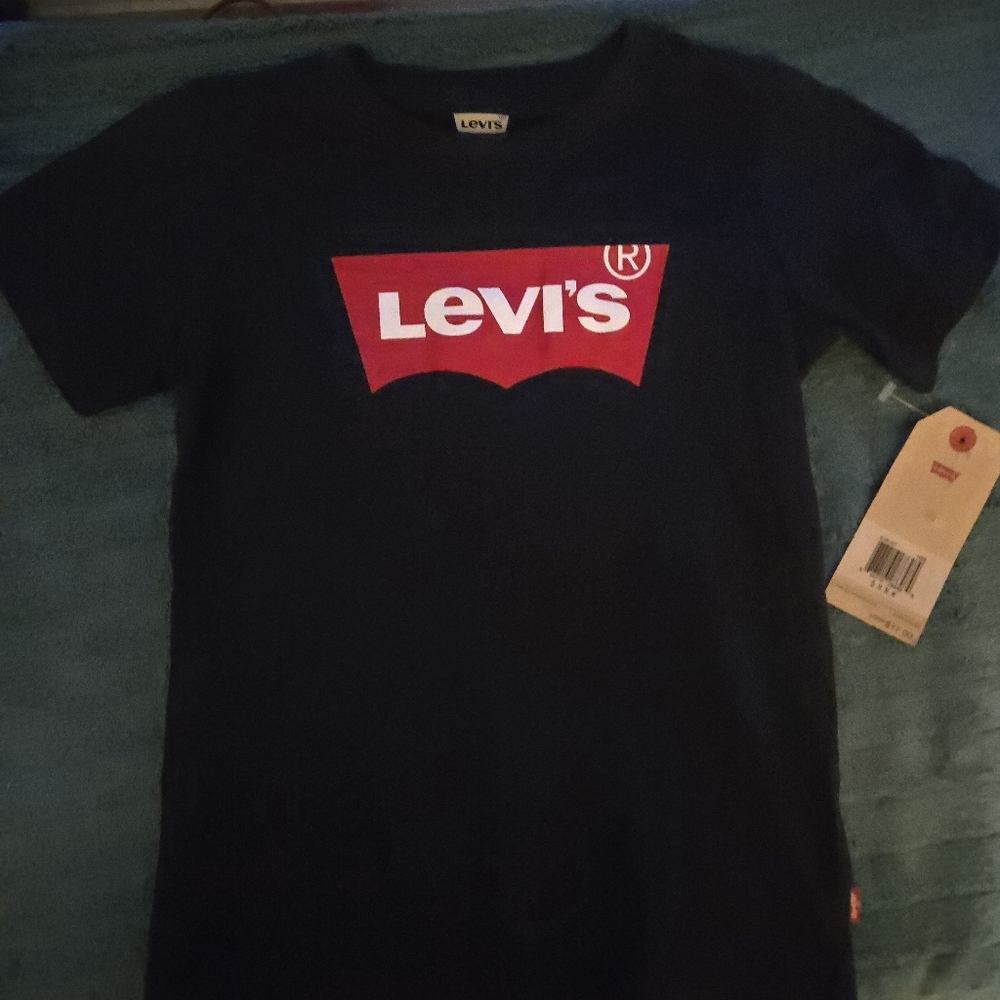 Levi's tshirt Nwt